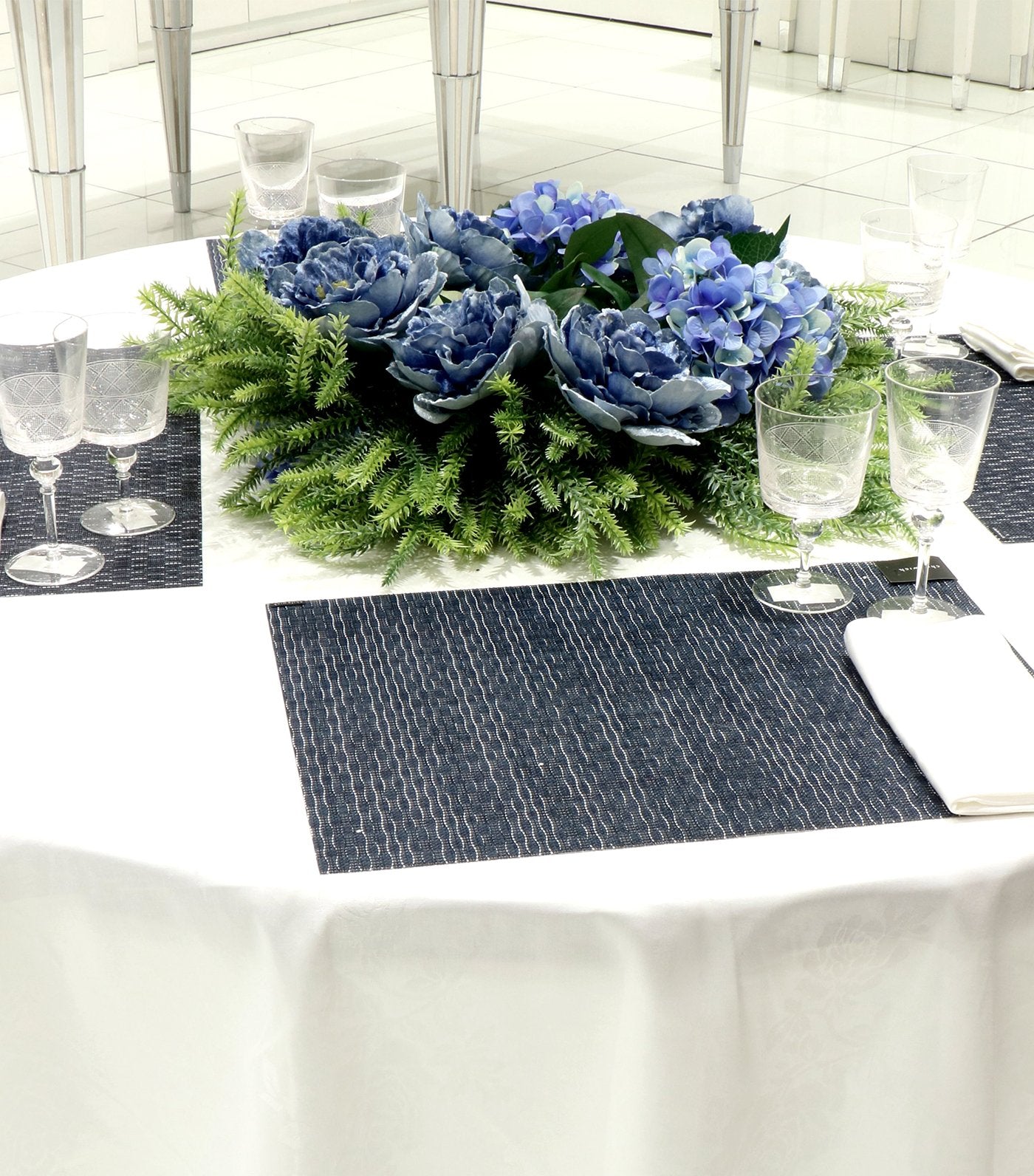 rustan's home plain white tablecloth 60X90