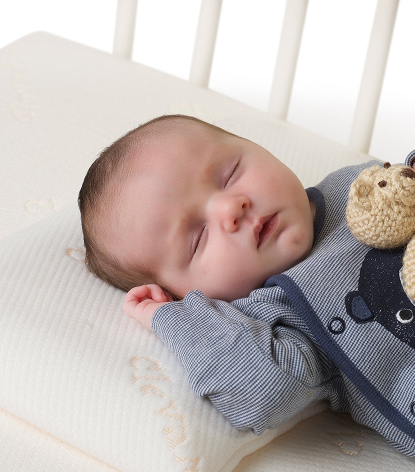 clevamama® clevafoam® baby pillow