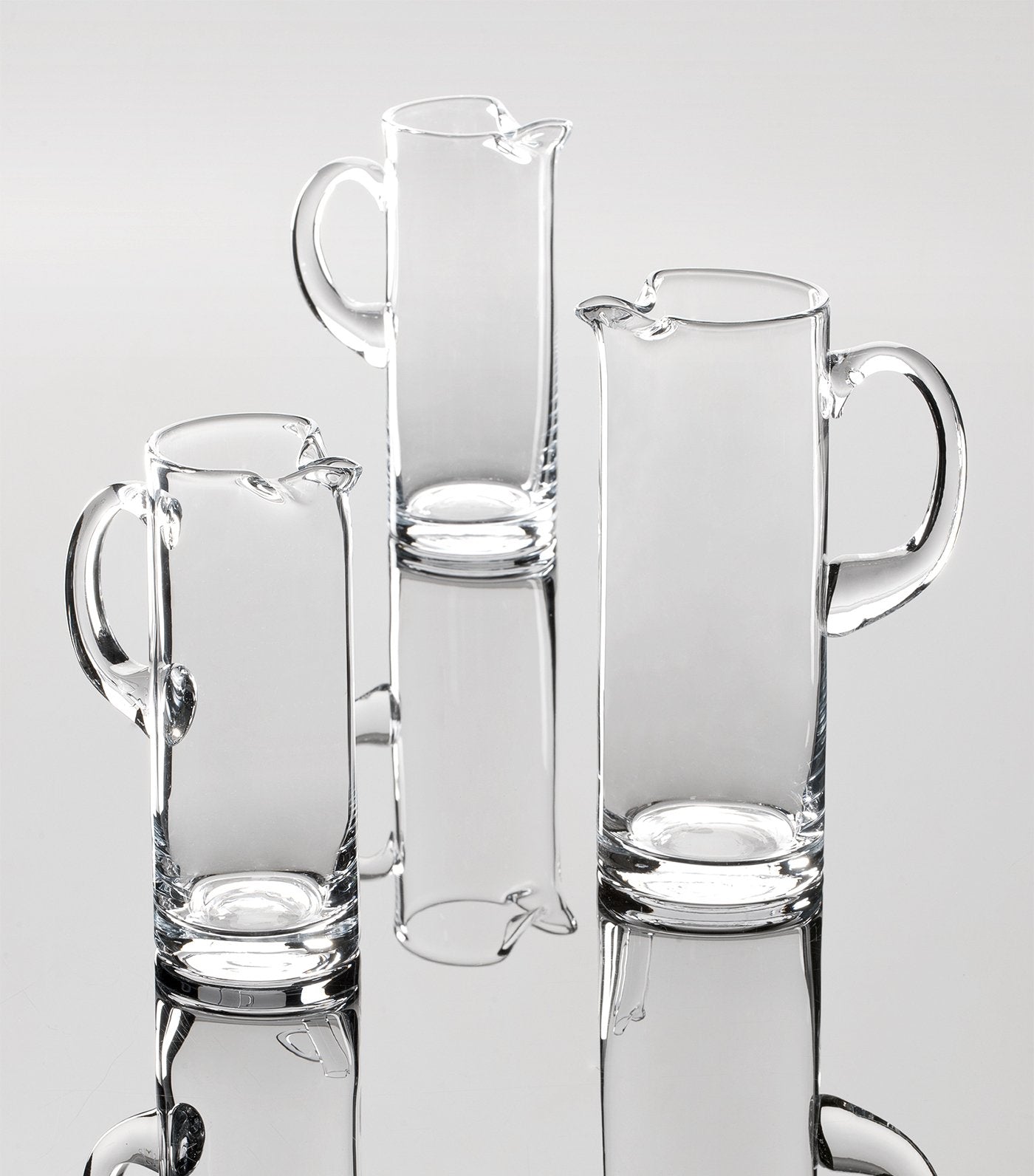 deru montreal two litre pitcher with ice lip